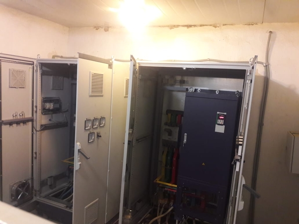Tủ điện điều khiển động cơ bằng biến tần_68e759384ce25.jpeg